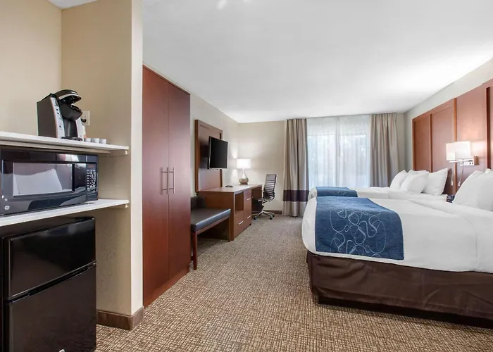 Hotel Comfort & Pinetop Show Lakeside