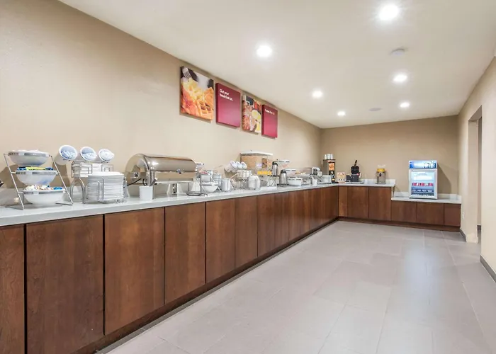 Hotel Comfort & Pinetop Show