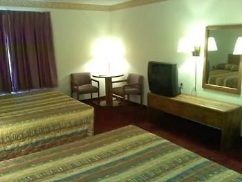 Comfort & Pinetop Show Lakeside