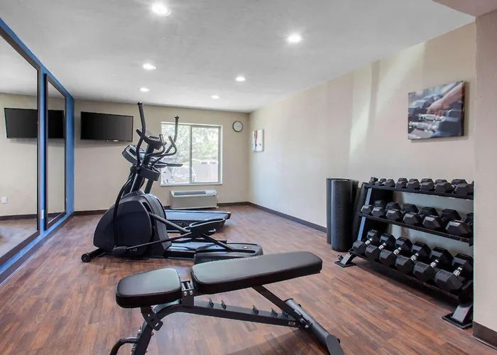 Comfort & Pinetop Show Hotel