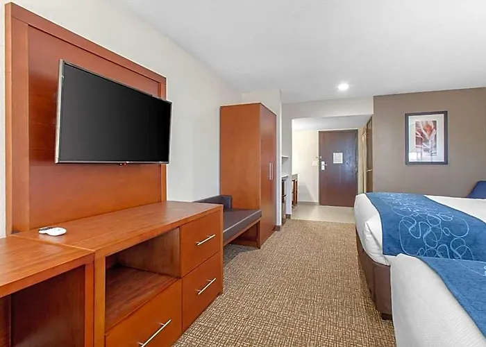 Comfort & Pinetop Show 3*
