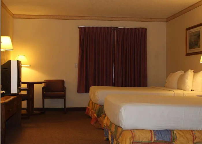 Hotel Comfort & Pinetop Show 3*
