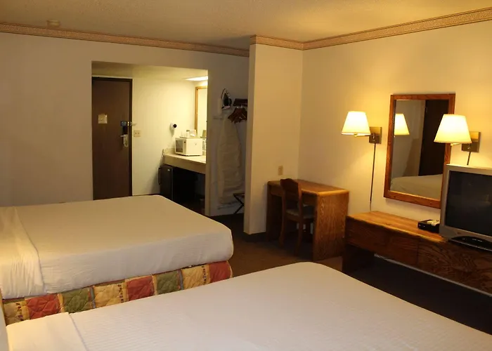 Hotel Comfort & Pinetop Show