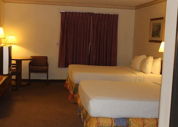 Hotel Comfort & Pinetop Show 3*