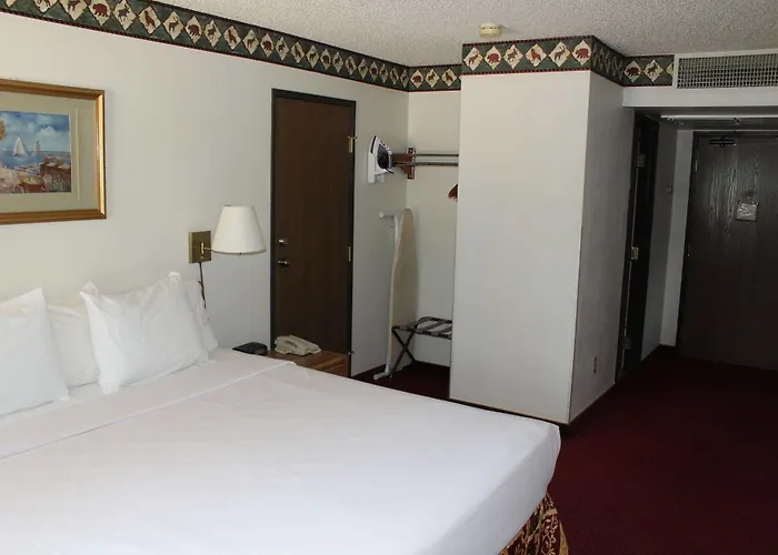 Hotel Comfort & Pinetop Show 3*