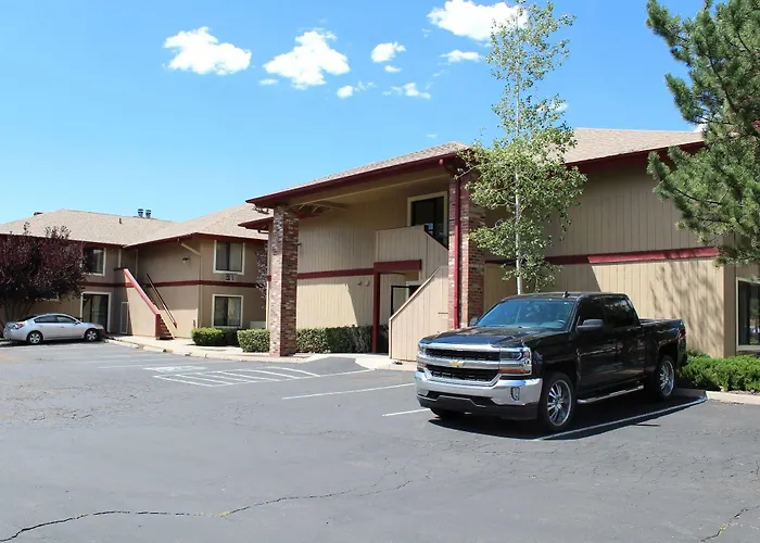 Hotel Comfort & Pinetop Show