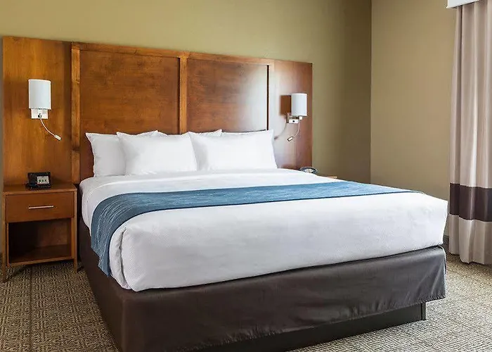 Comfort & Pinetop Show Lakeside
