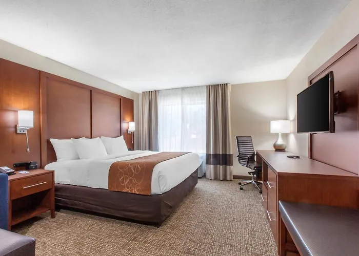 Hotel Comfort & Pinetop Show Lakeside